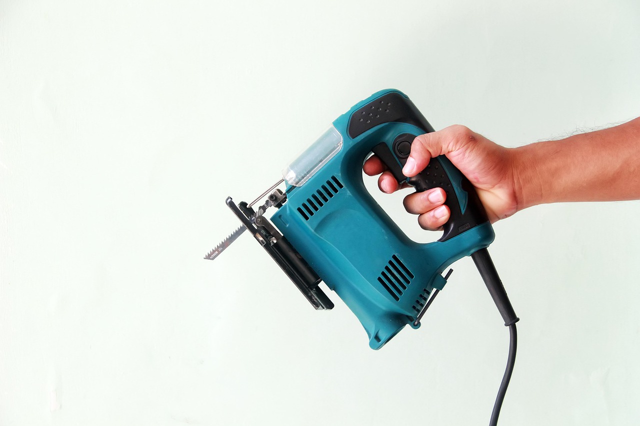Why Your Jigsaw Hates Particle Board