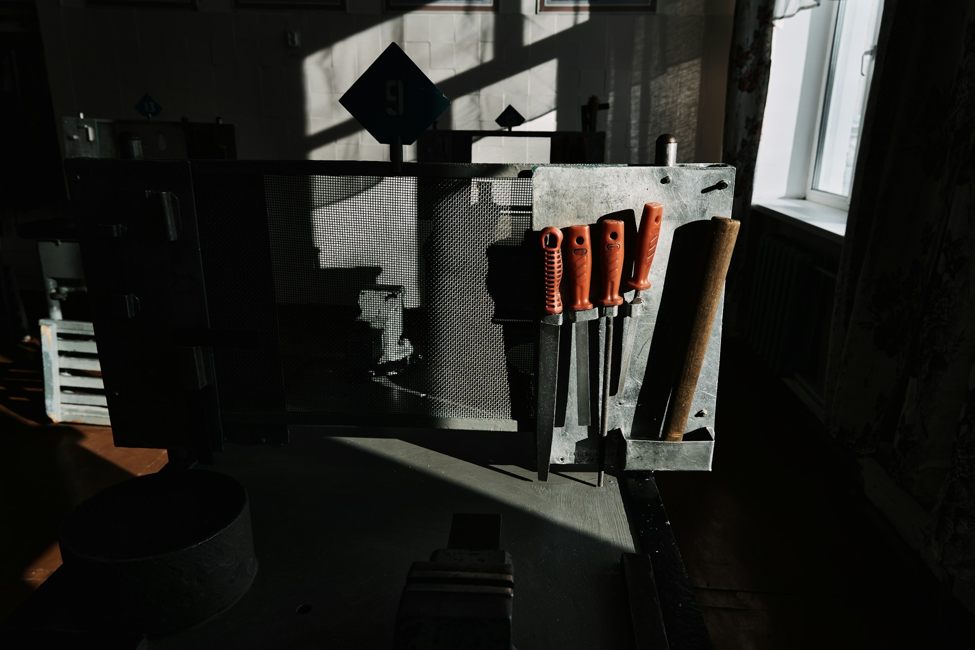 Hand Stitched vs Machine Cut Rasps: What's the Difference