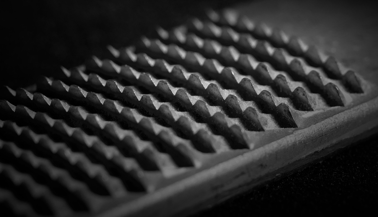 Hand Stitched vs Machine Cut Rasps: What's the Difference