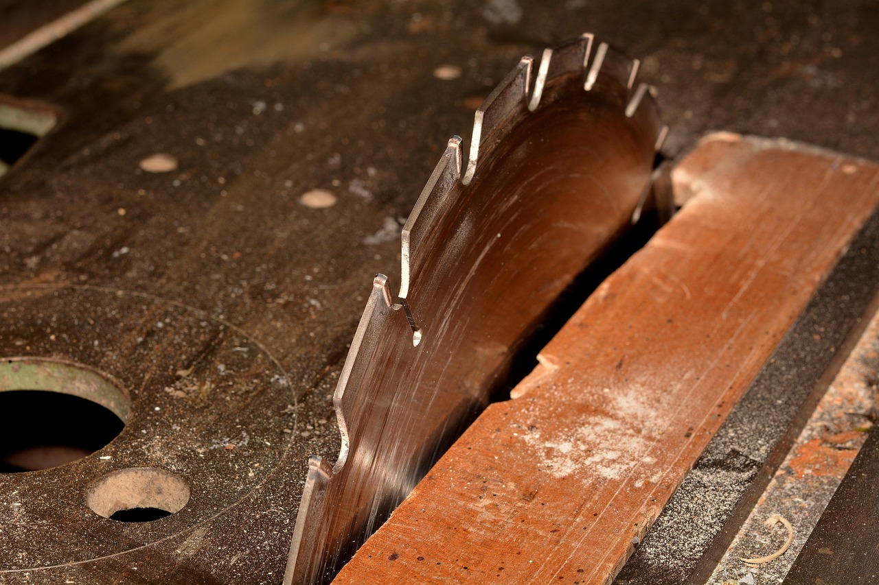 Aluminum: Why Your Woodworking Blade Just Died