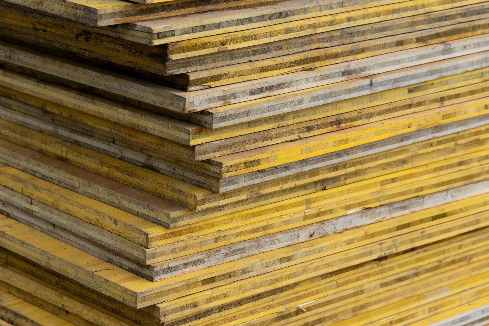 Why Plywood Splits When You Dowel Into It