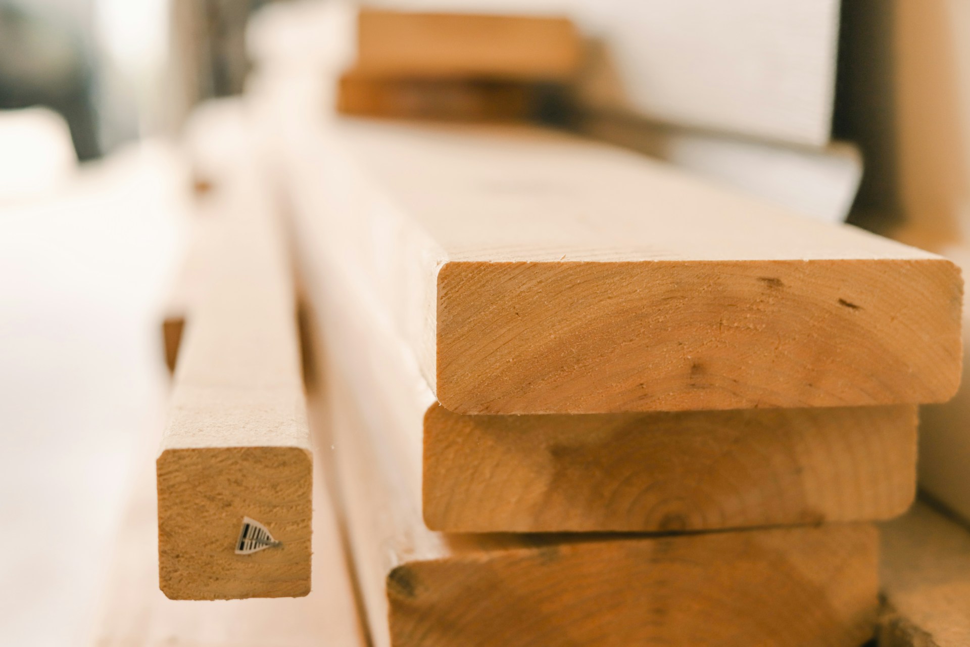 Handheld vs Clamped Dowel Jigs